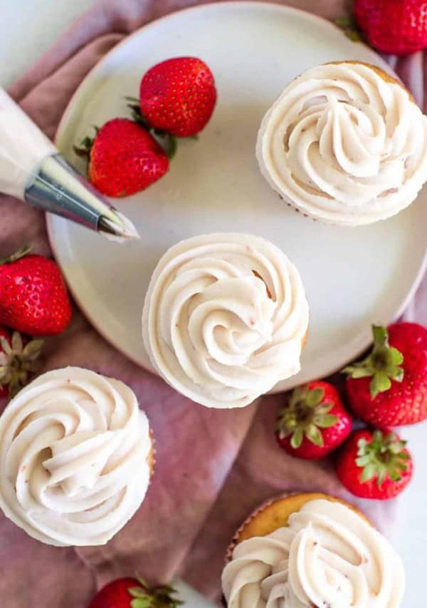 cropped-strawberry-cream-cheese-frosting.jpeg