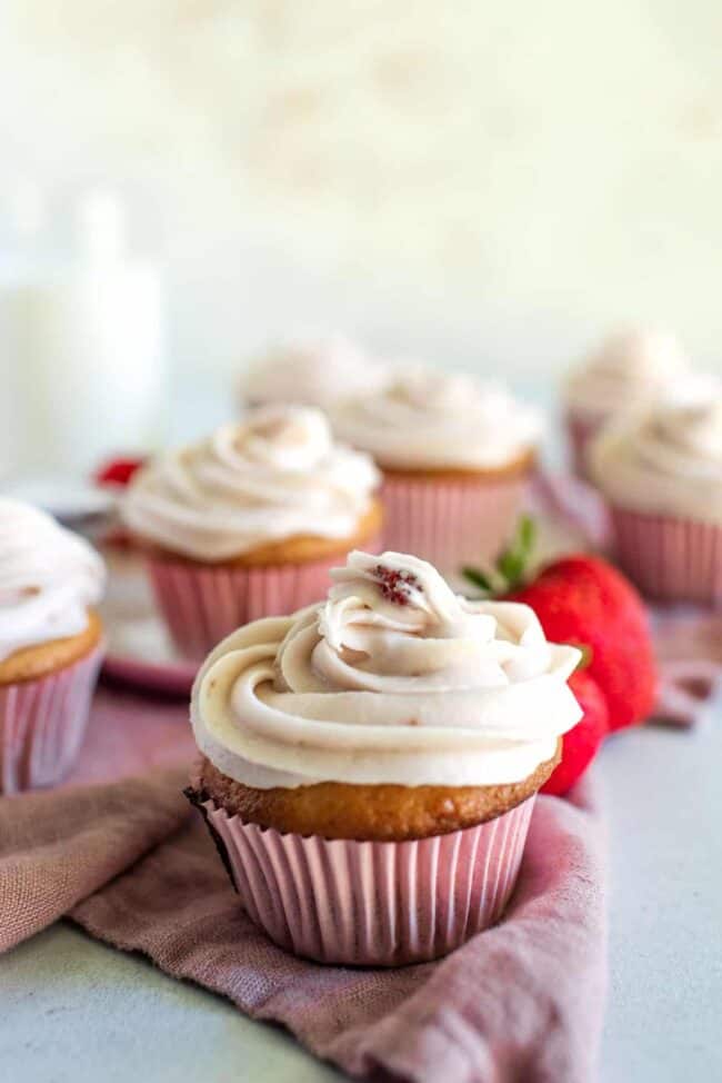 Strawberry Cream Cheese Frosting - The Cheese Knees