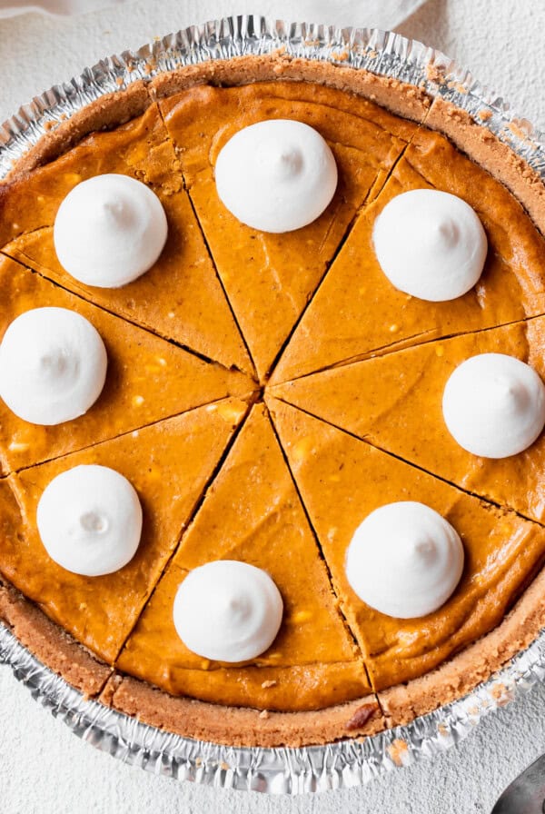 pumpkin cheesecake in a pie tin