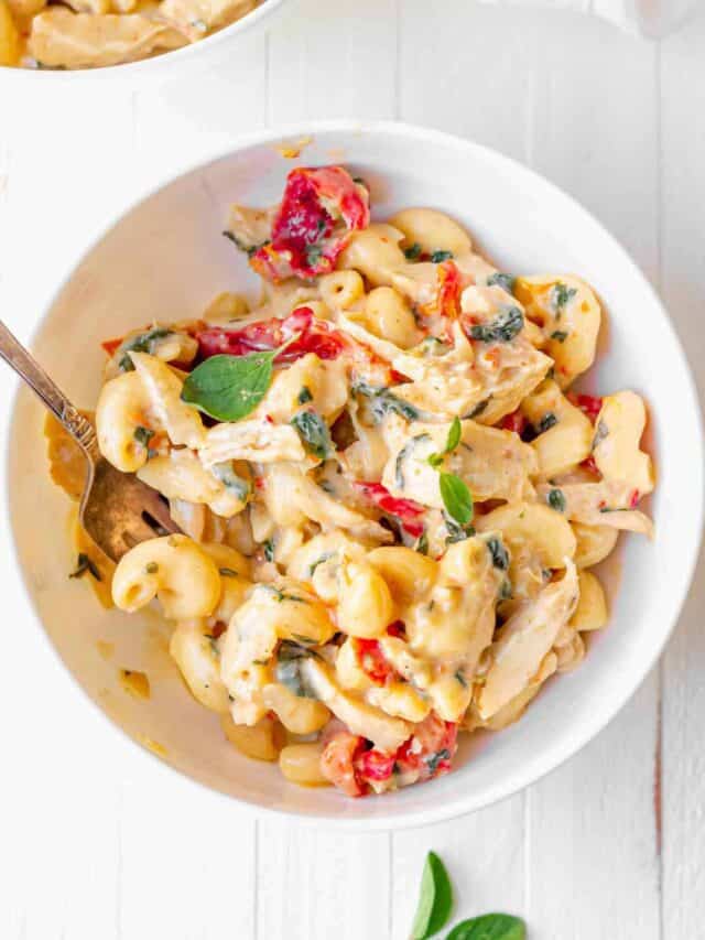 Tuscan Chicken Mac and Cheese Cheese Knees 🧀