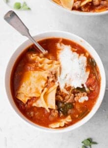 Lasagna soup with meat and sour cream.