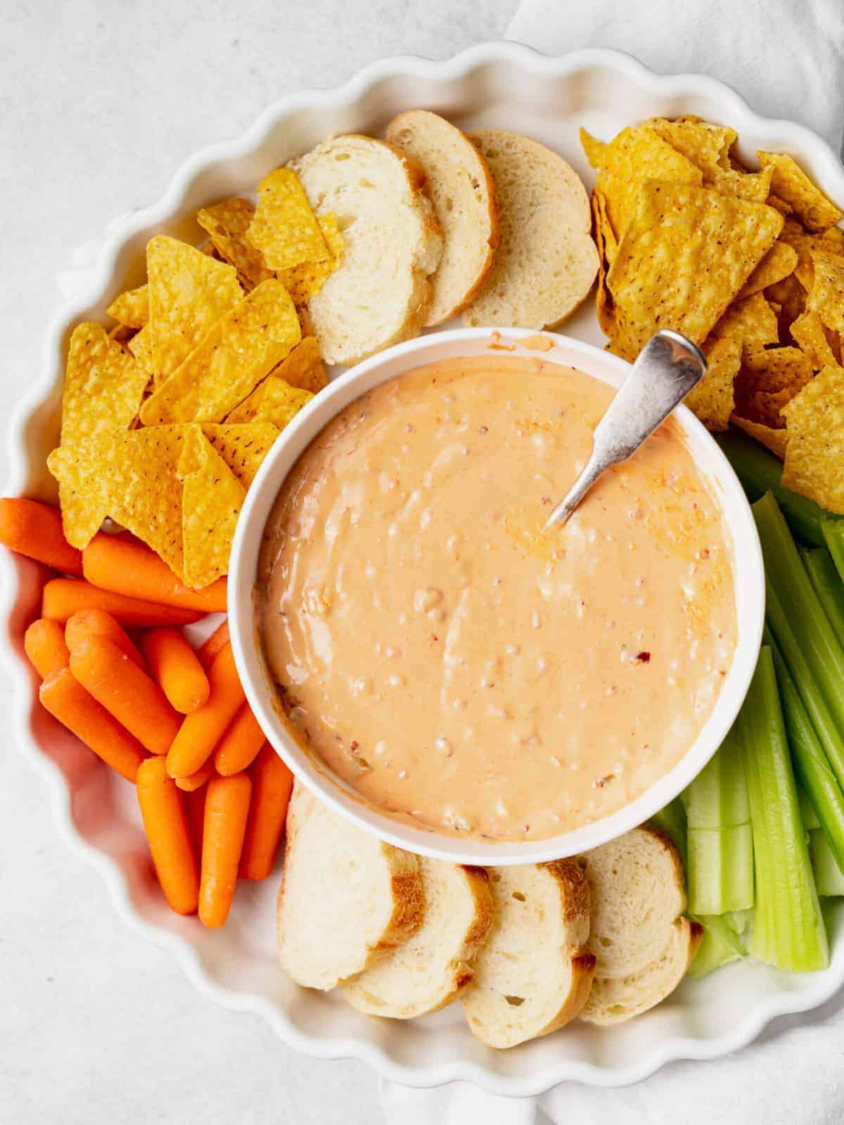 Slow Cooker Queso Dip Cheese Knees