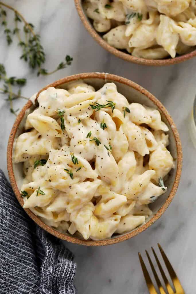 Brie mac and cheese in a bowl.