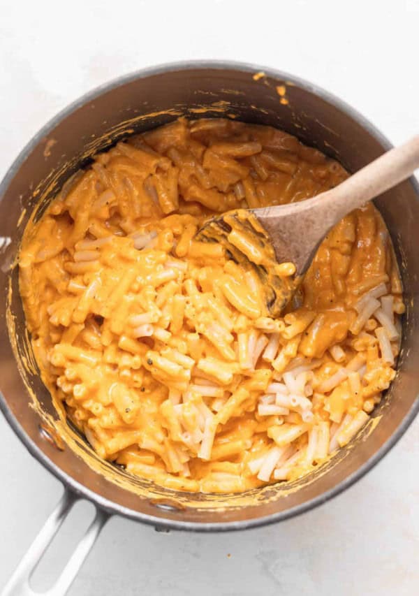 mac and cheese in pot