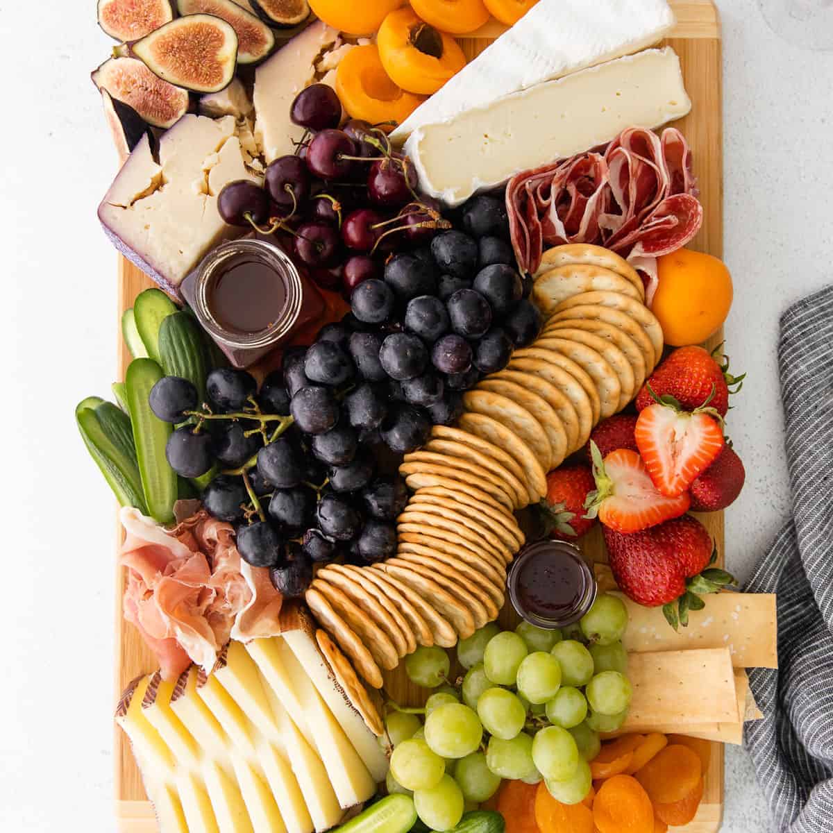 Fruit and shop cheese tray