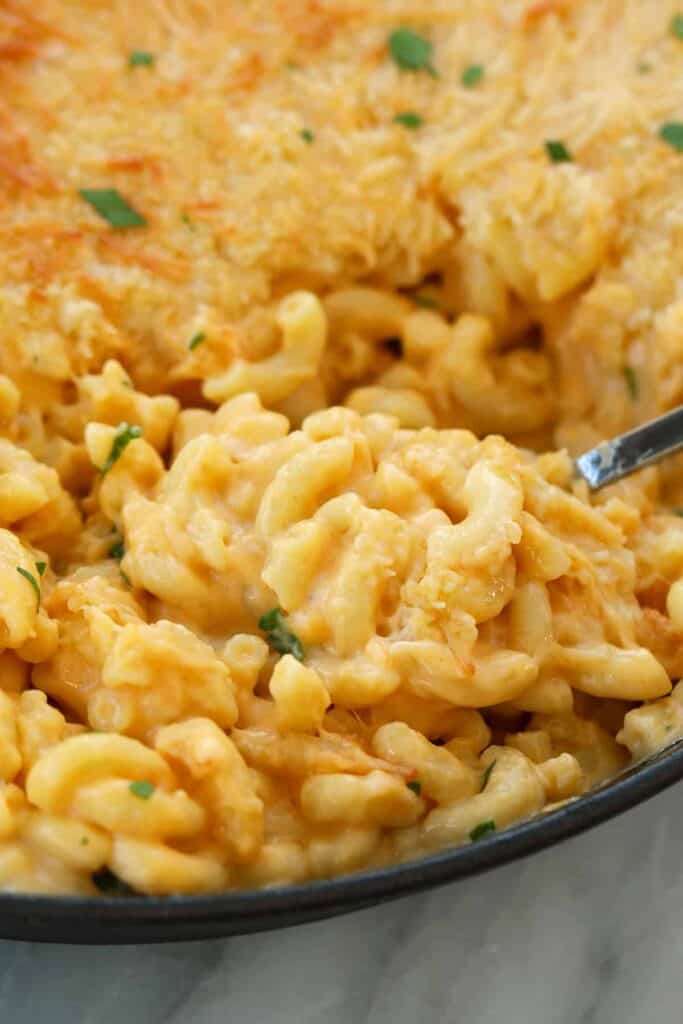 smoked mac and cheese on a spoon