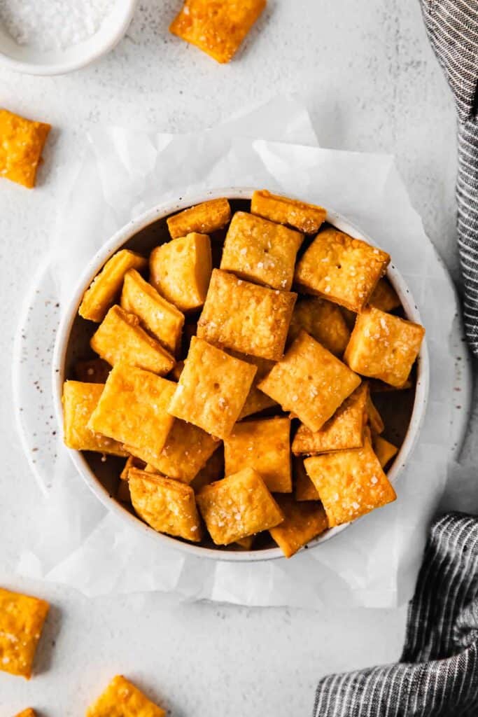 Cheez its in bowl.