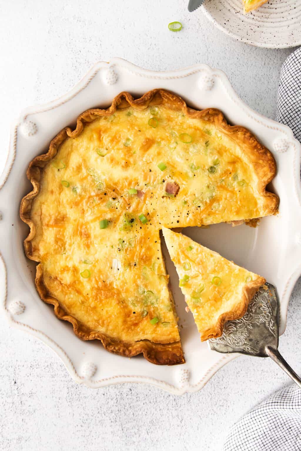 Easy Ham And Cheese Quiche Recipe - The Cheese Knees