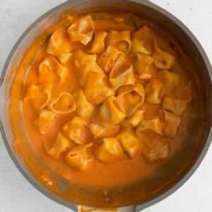 Cheese tortellini in vodka sauce.