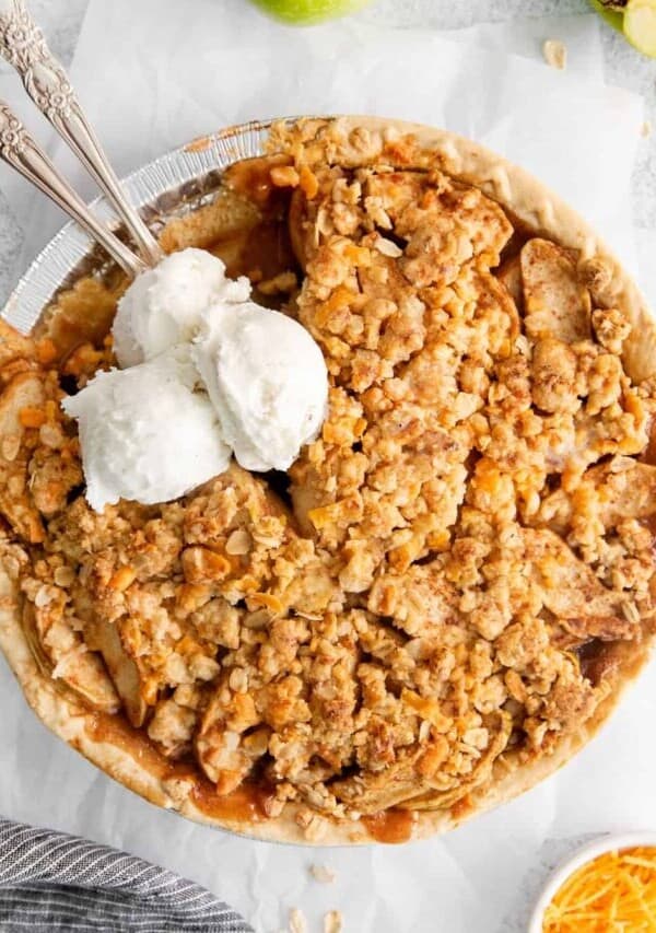 apple pie with cheese