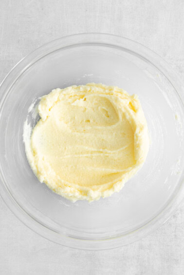 The marscapone mixture in a bowl.