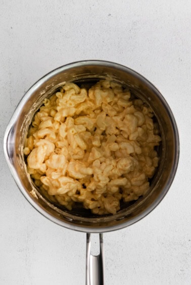 mac and cheese in pot.