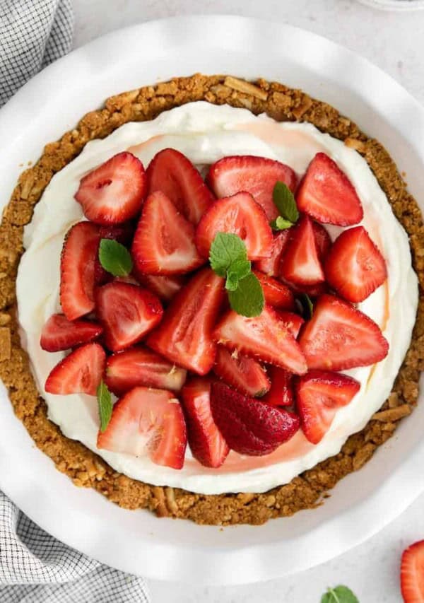 Cream Cheese Pie with Strawberries