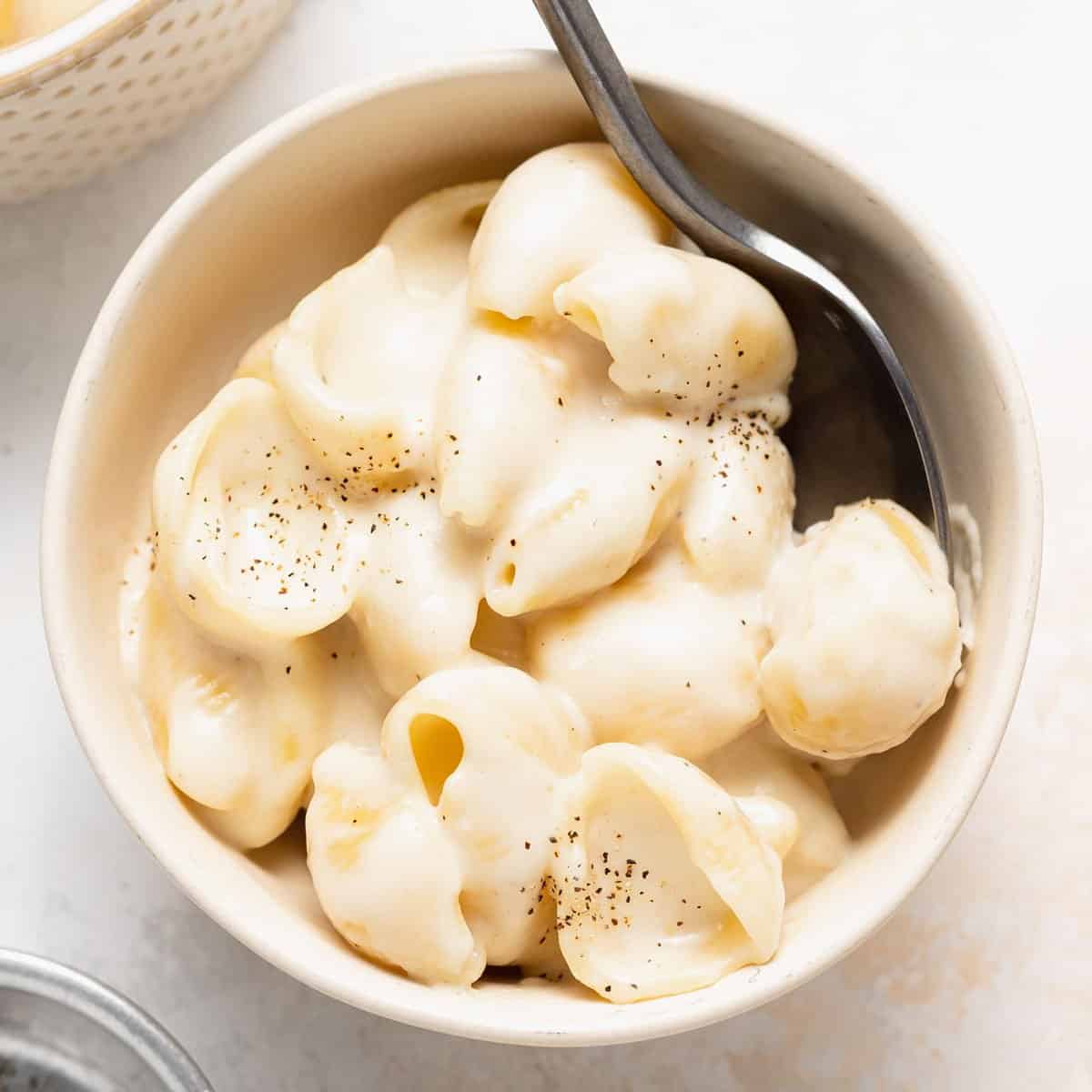 30-Minute White Cheddar Mac and Cheese - Just a Taste