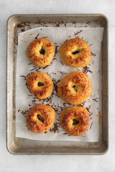 bagels on baking sheet.