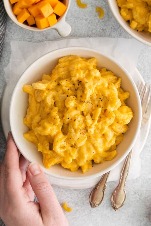 mac and cheese in bowl.