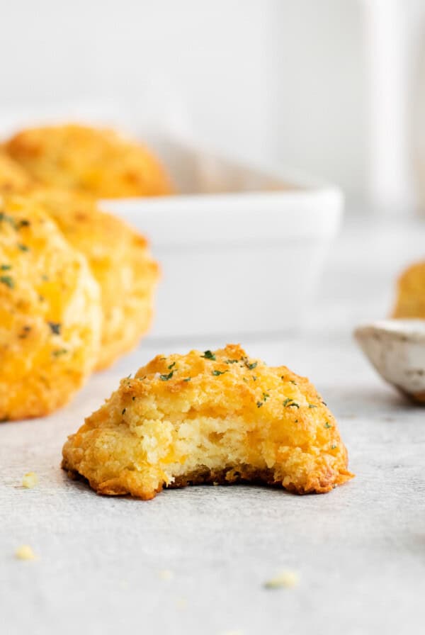 Red lobster cheddar biscuits.