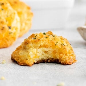 Red lobster cheddar biscuits.