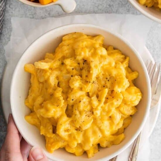 mac and cheese in bowl