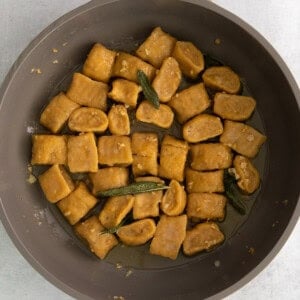 pumpkin gnocchi in skillet.