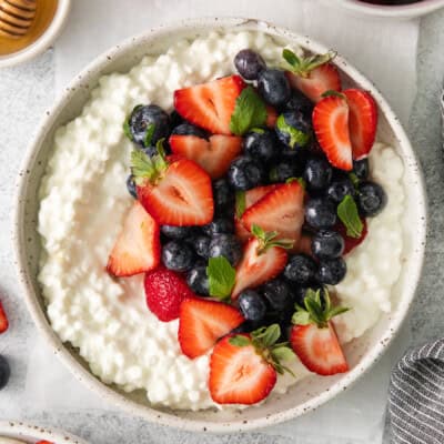 Cottage cheese breakfast bowls.