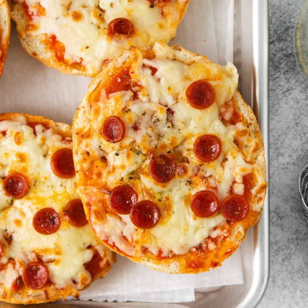 Air Fryer Pizza Bagels - The Cheese Knees