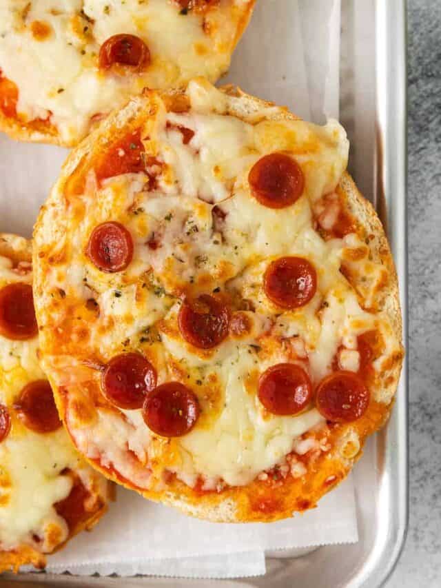 Easy Pizza Bagels - Cheese Knees 🧀