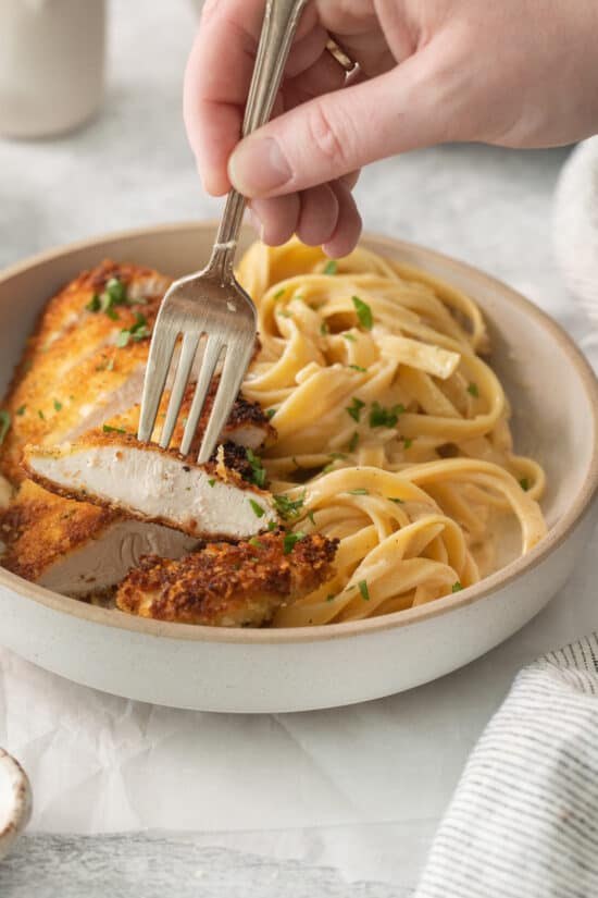 Chicken Alfredo (+ Homemade Alfredo Sauce) - The Cheese Knees