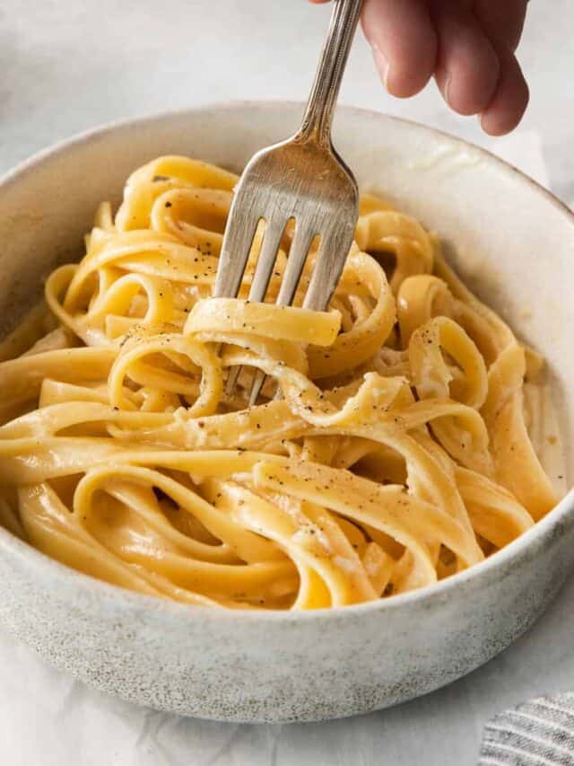 Homemade Alfredo Sauce Cheese Knees   Cropped Alfredo Sauce Sq 